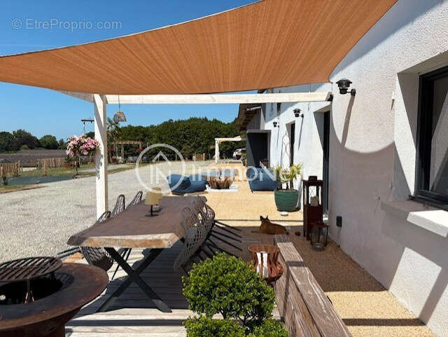 Maison rénovée à neuf avec vue sur la baie - photo 3