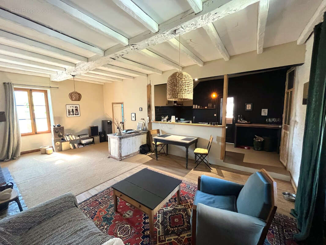 Maison de bourg rénovée avec grand jardin arboré - photo 6