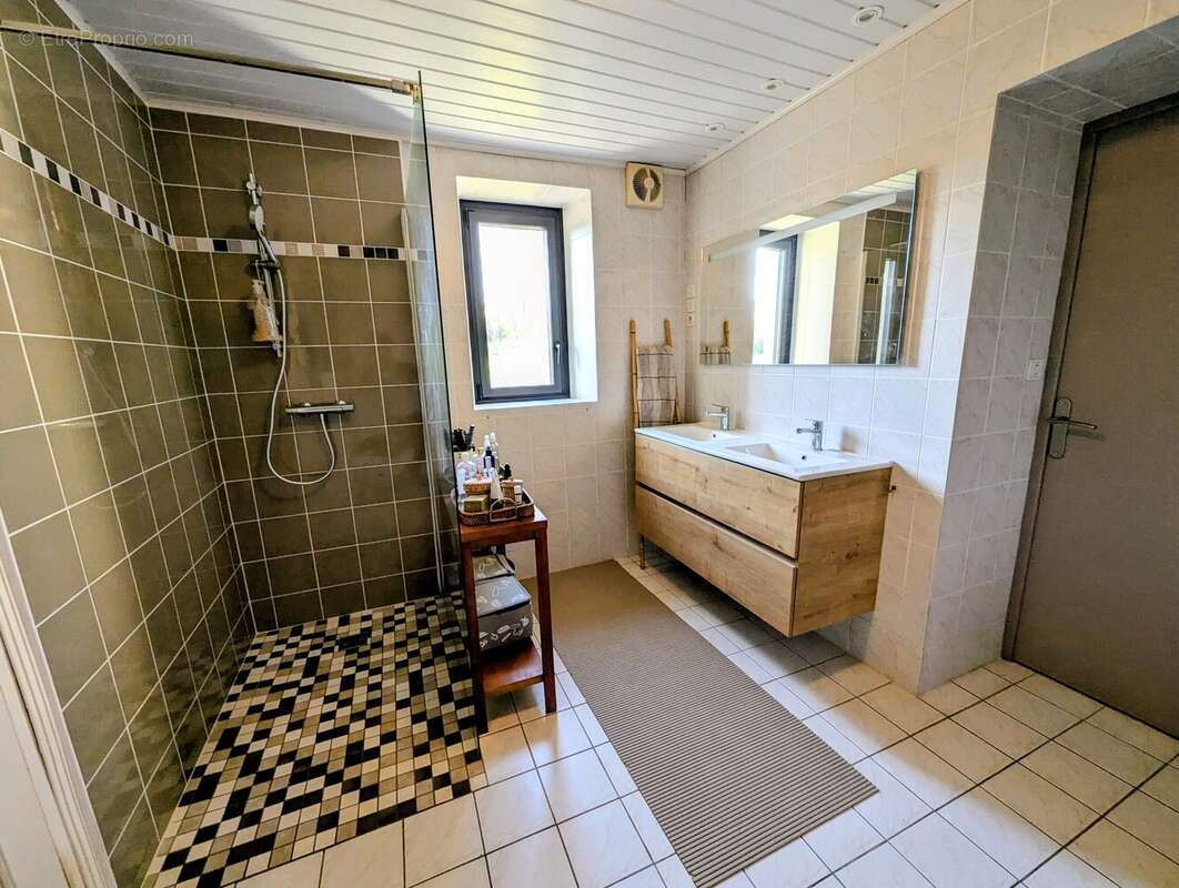 Maison à POULIGNY-NOTRE-DAME