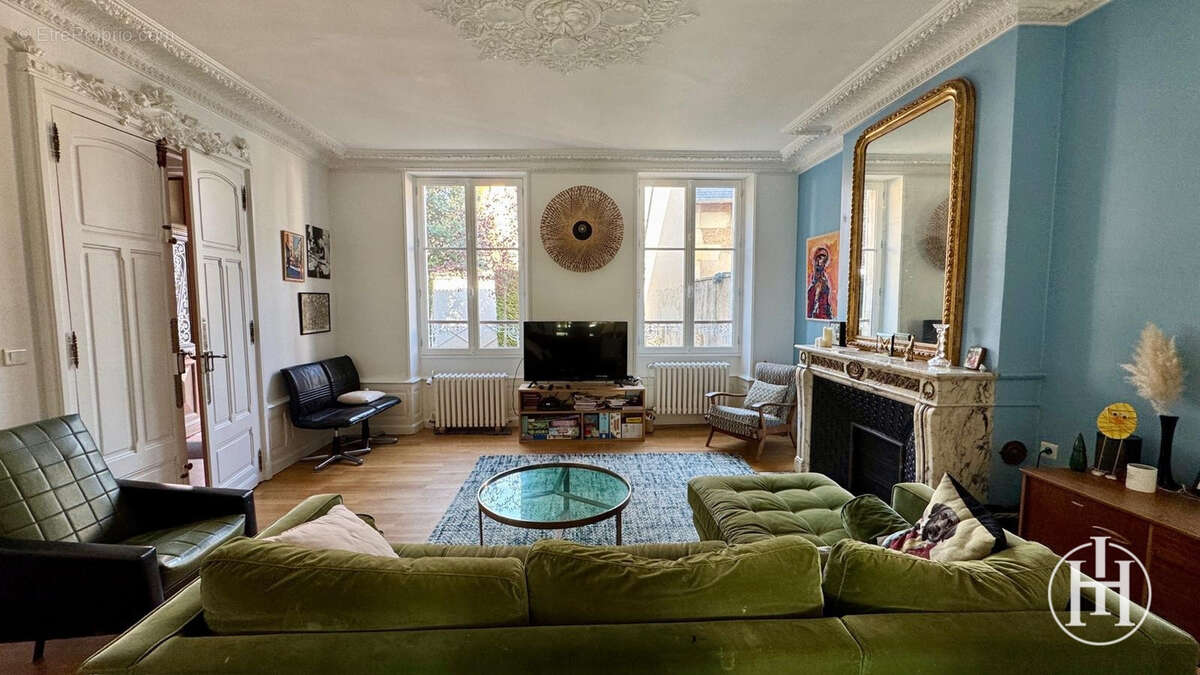 Maison à SAINT-AMAND-MONTROND