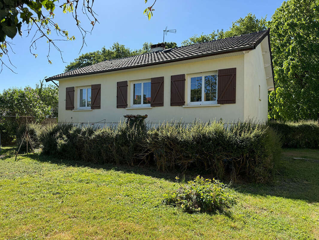 Maison à FONTAINE-LE-COMTE