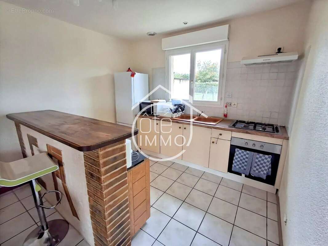 PRIGONRIEUX: Maison de 85m² avec jardin idéale pour projet locatif - photo 2