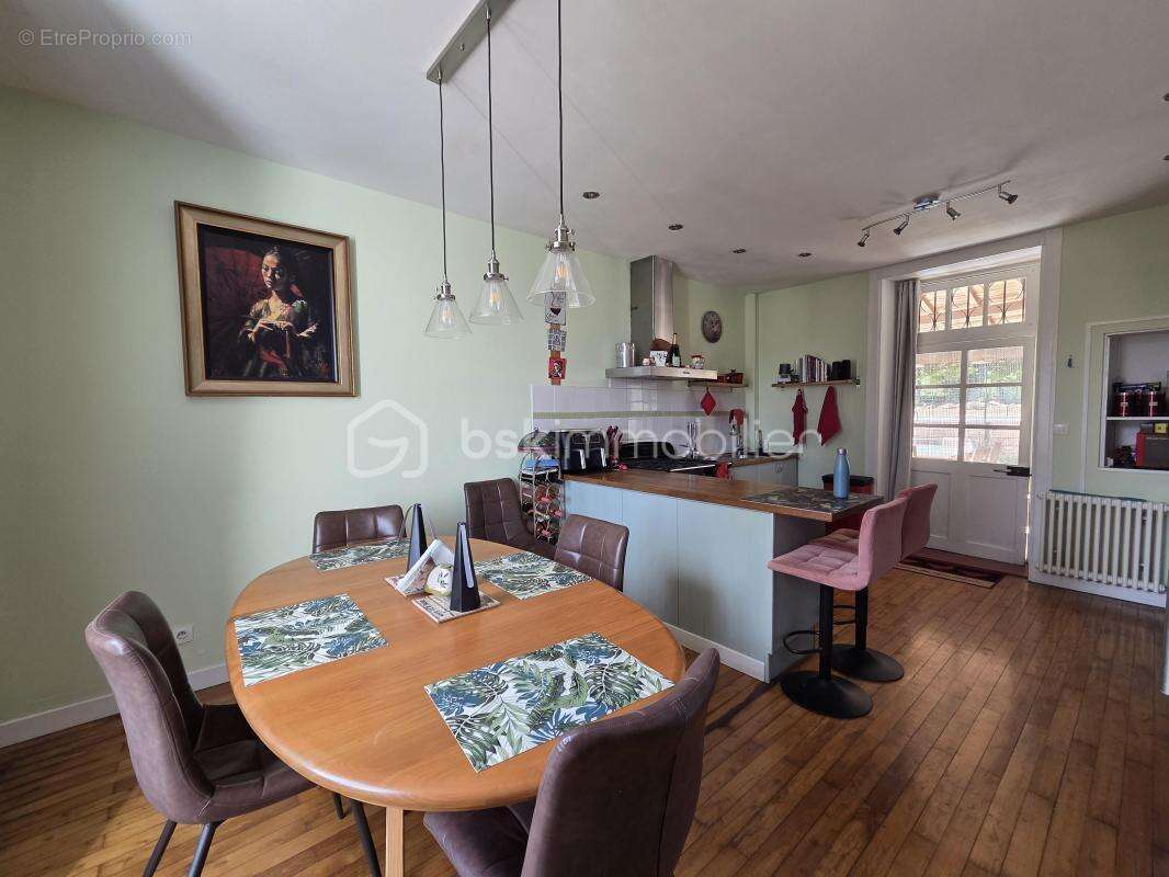 Coup de cœur – charme, elegance et potentiel, belle maison rénovée avec studio, piscine chauffée et 1 940 m² de terrain - photo 8
