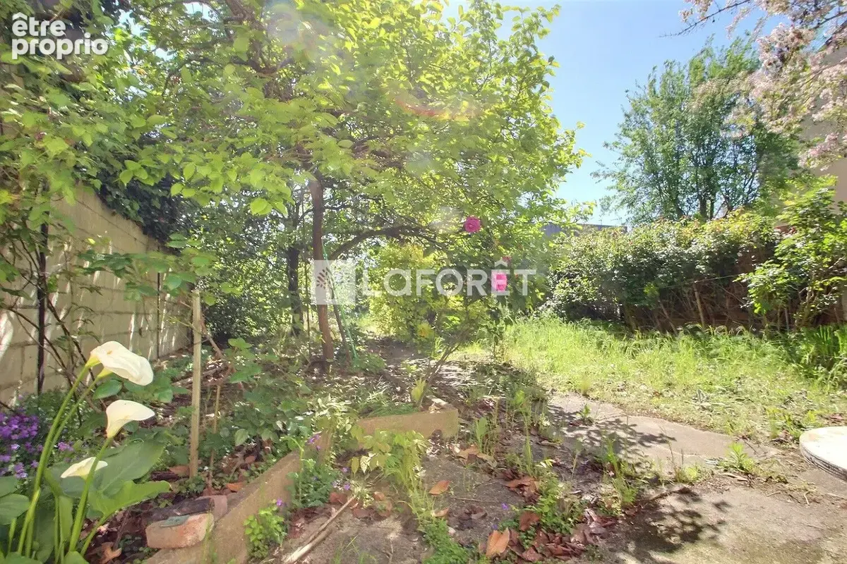Maison années 30 avec sous-sol, garage et jardin spacieux - photo 6