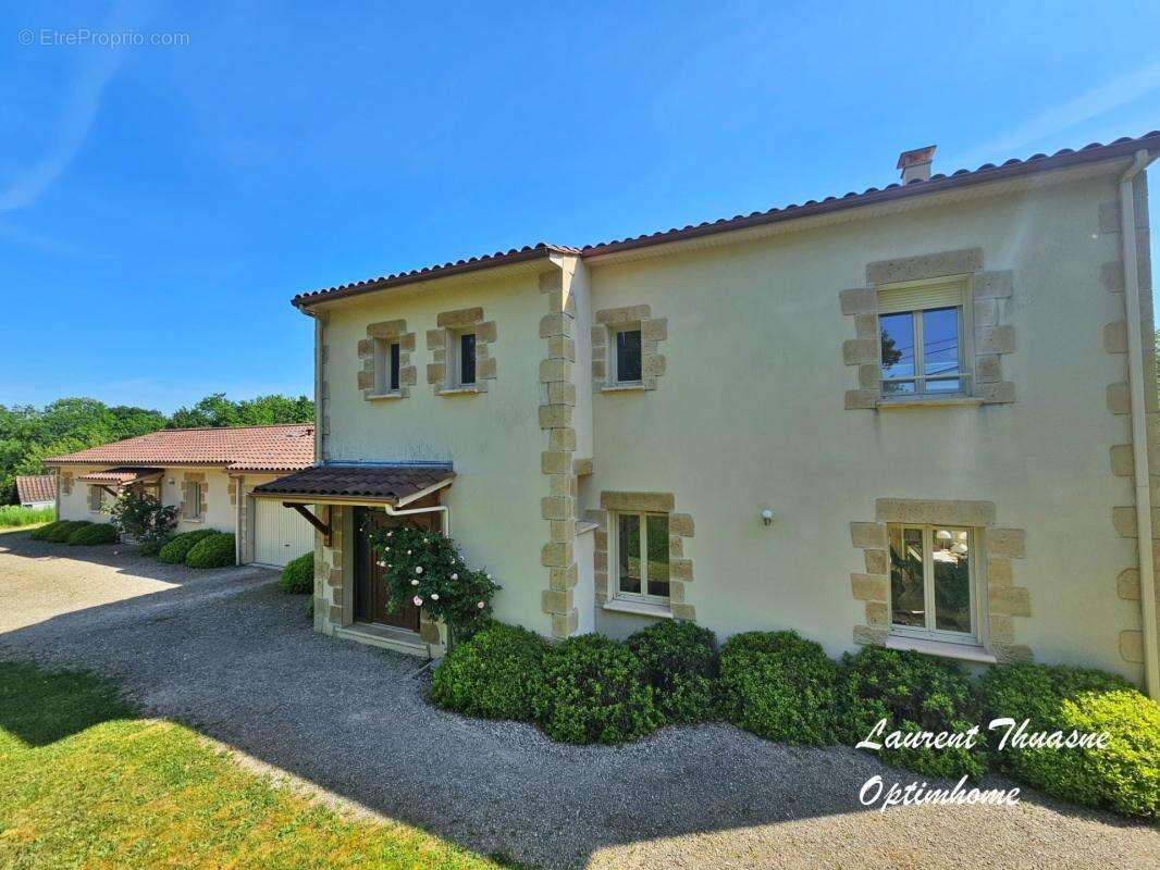 Maison 7 pièces 5 chambres avec deux gîtes au calme - photo 2