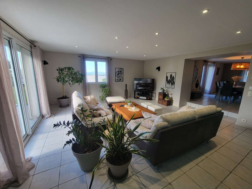 Maison à AGNIN