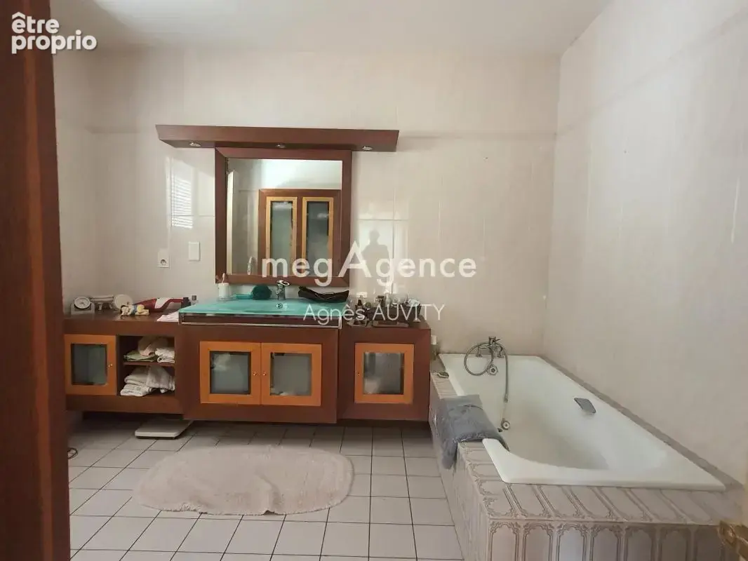 A découvrir : Un très beau pavillon dans un environnement calme et recherché! - photo 9