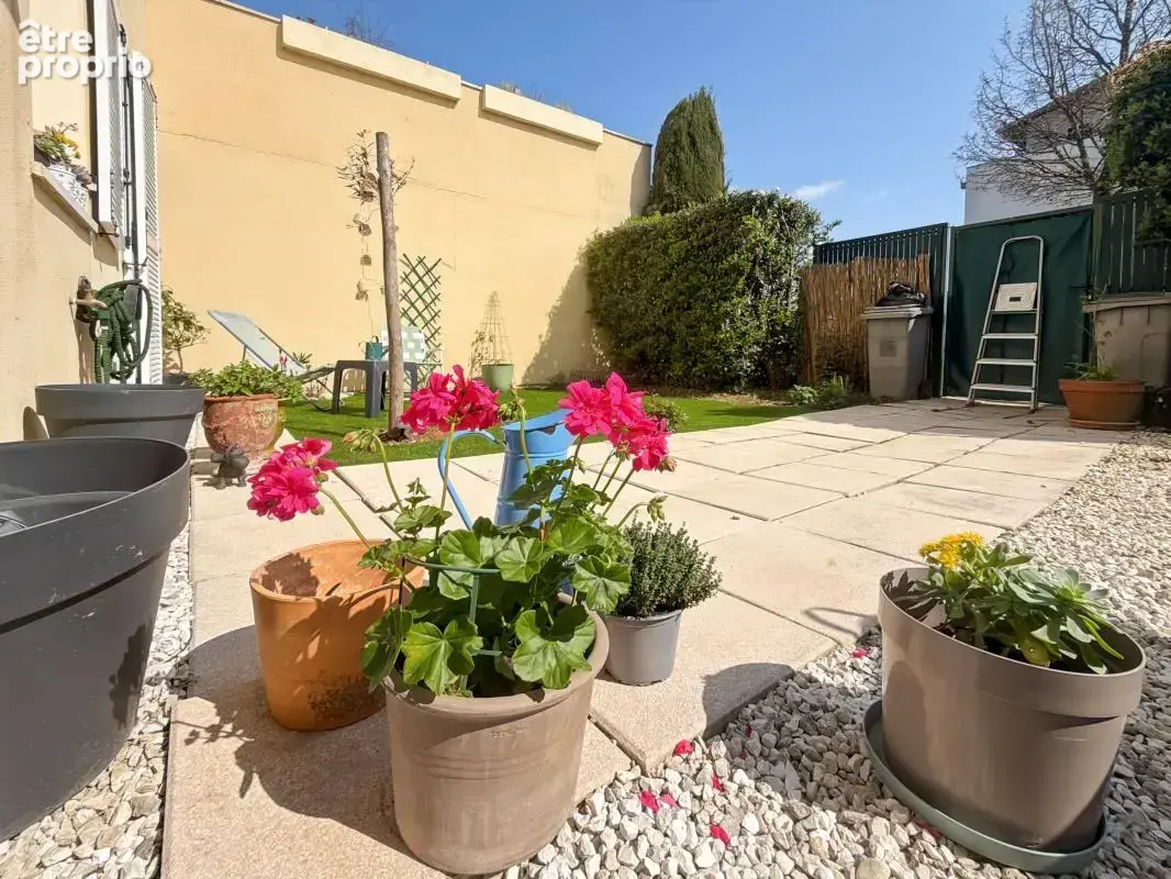 Appartement à vendre T2 situé en rez-de-jardin de 50 m² avec Jardin Privatif & Garage + climatisation - photo 2