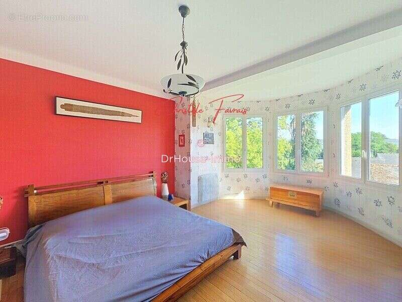 Maison 267 m² à Fougeres  - photo 8