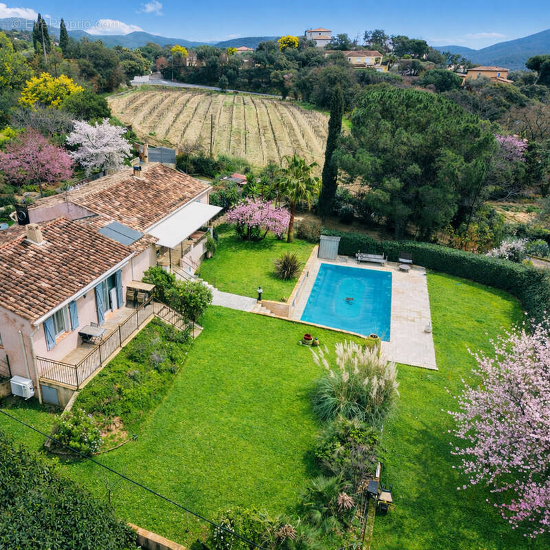 Maison à PLAN-DE-LA-TOUR