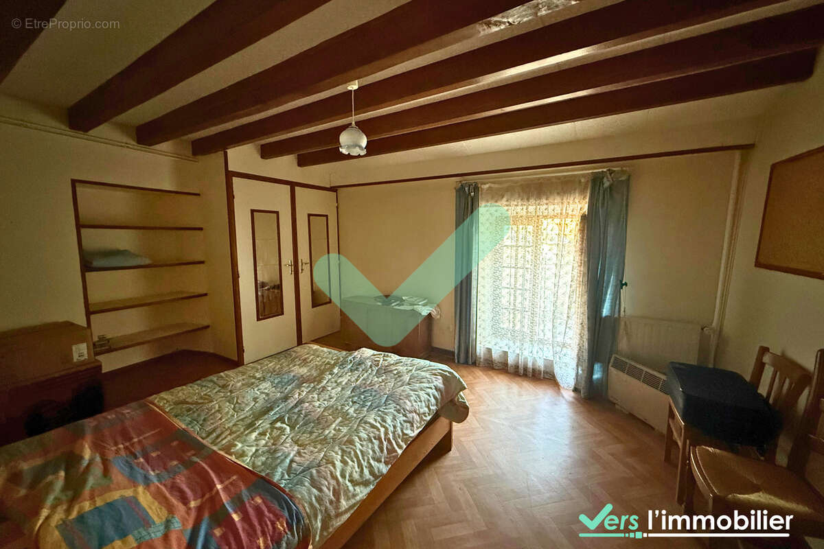 Maison de 172 m2 située à Sainte-Gemme avec 3 chambres, dépendance et jardin - photo 9