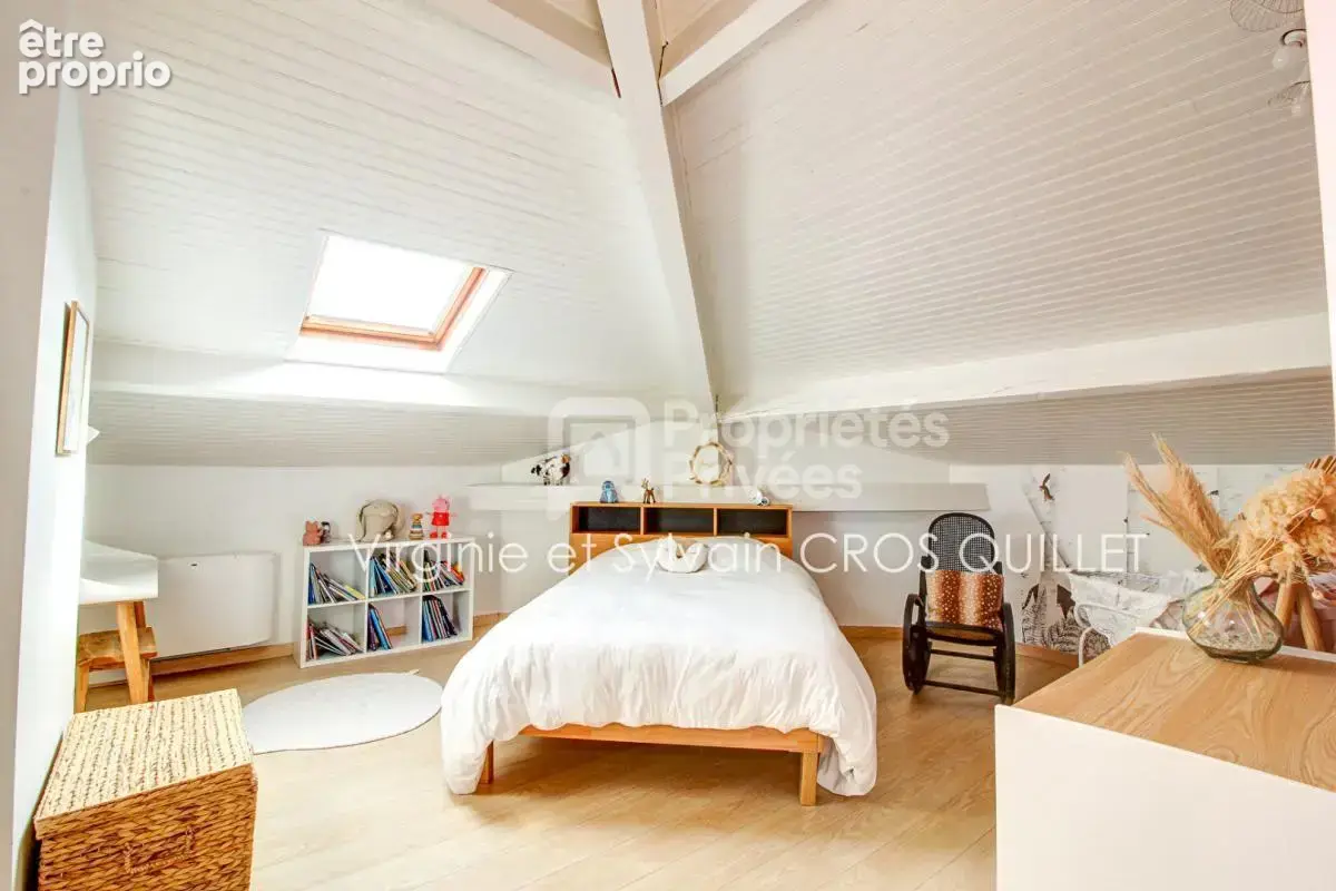 Maison de Maitre 302 m2 + garages sur belle parcelle - photo 15