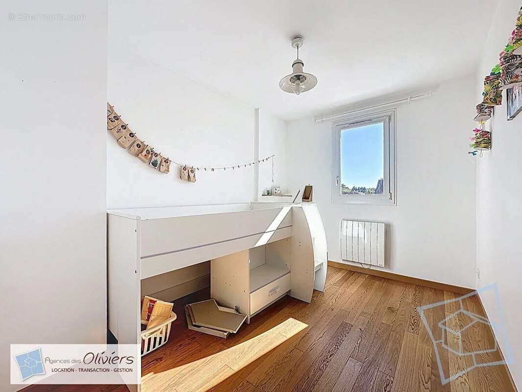 Appartement à VOISINS-LE-BRETONNEUX