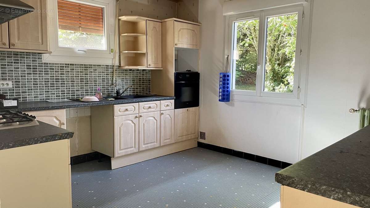 Maison à SAINT-YRIEIX-LA-PERCHE