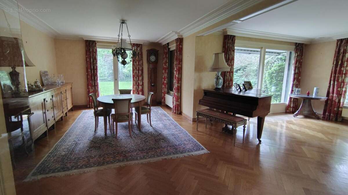 Maison 300 m² à Saint-Floris  - photo 5