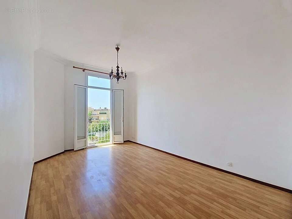 CANNES basse Californie,  immeuble de 145m² habitables en "monopropriété" - photo 2