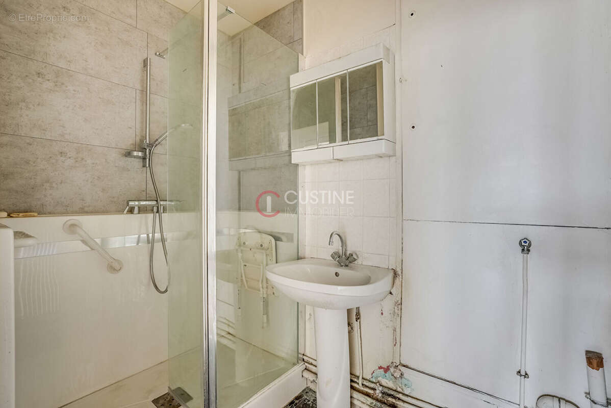 Appartement à PARIS-14E