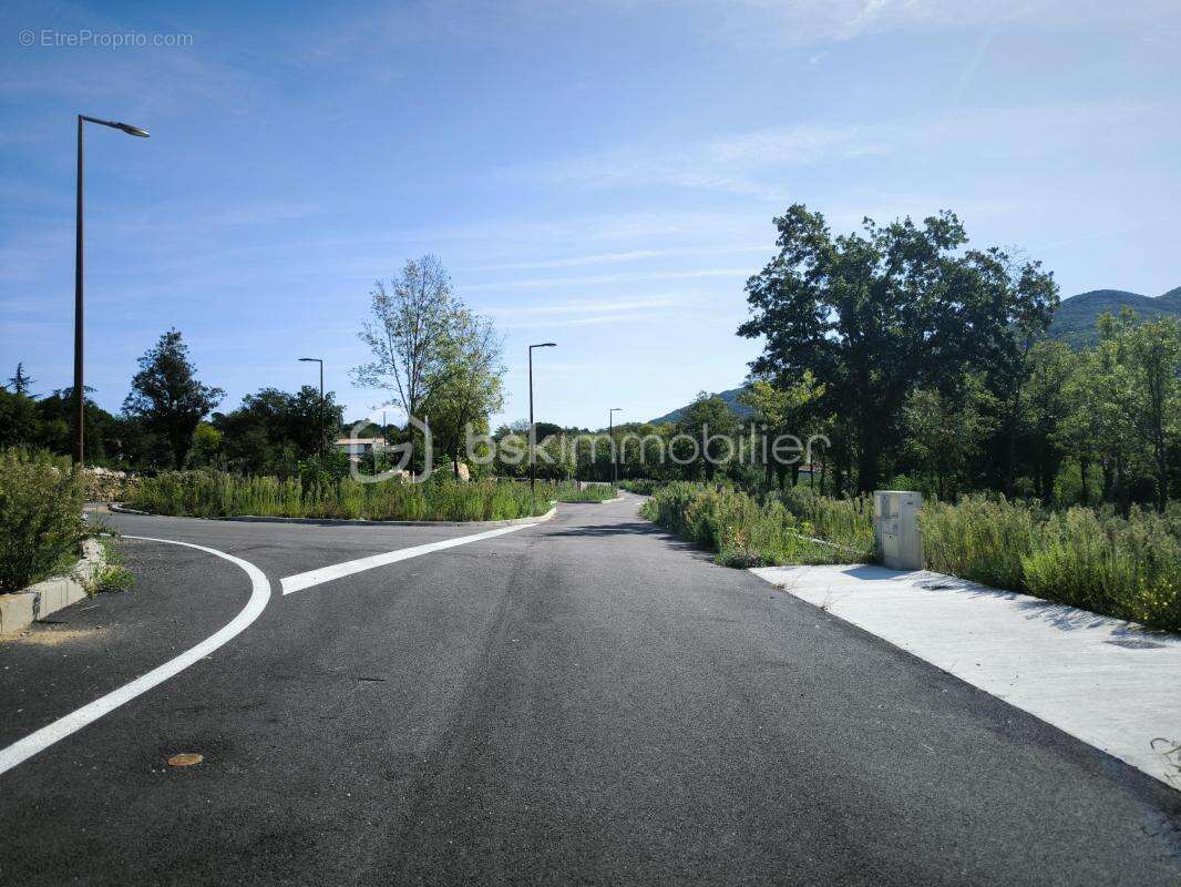 Terrain à COLOMBIERES-SUR-ORB