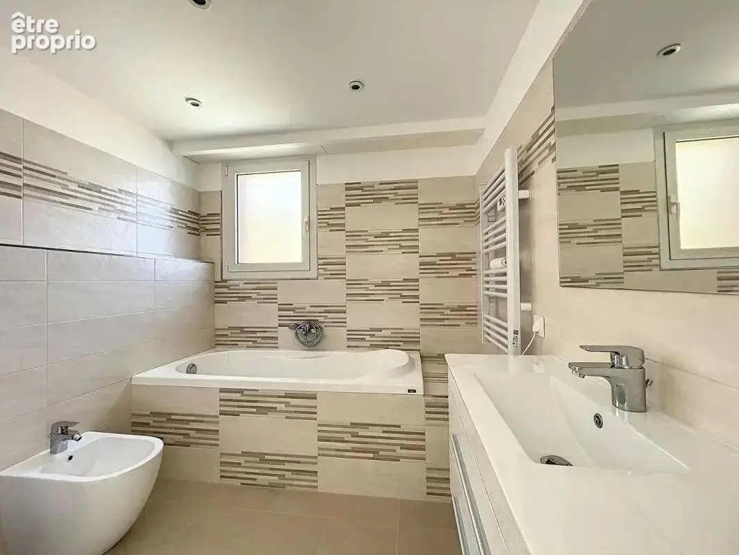 Menton, quartier garavan: 4 pieces de 130 m2 avec terrasse de  50 m2 et vue mer panoramique - photo 11
