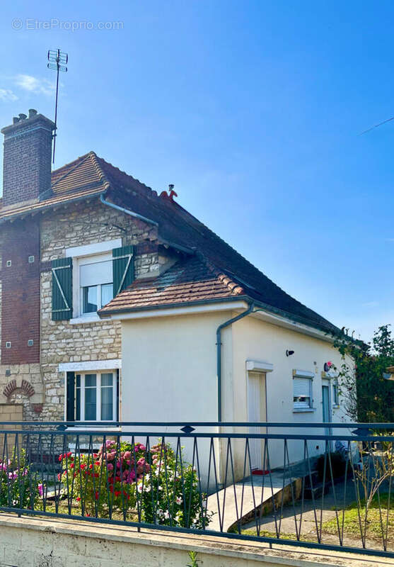 Maison à CREPY-EN-VALOIS