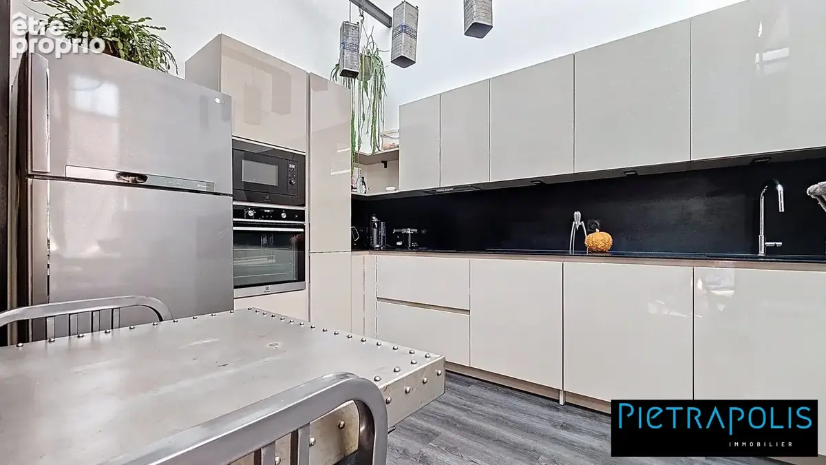 Appartement 70 m² à Charbonnieres-Les-Bains  - photo 6