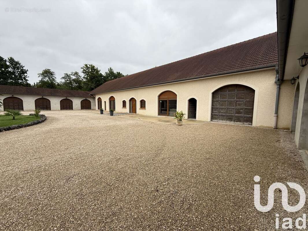 Maison 215 m² à Maurupt-Le-Montois  - photo 2