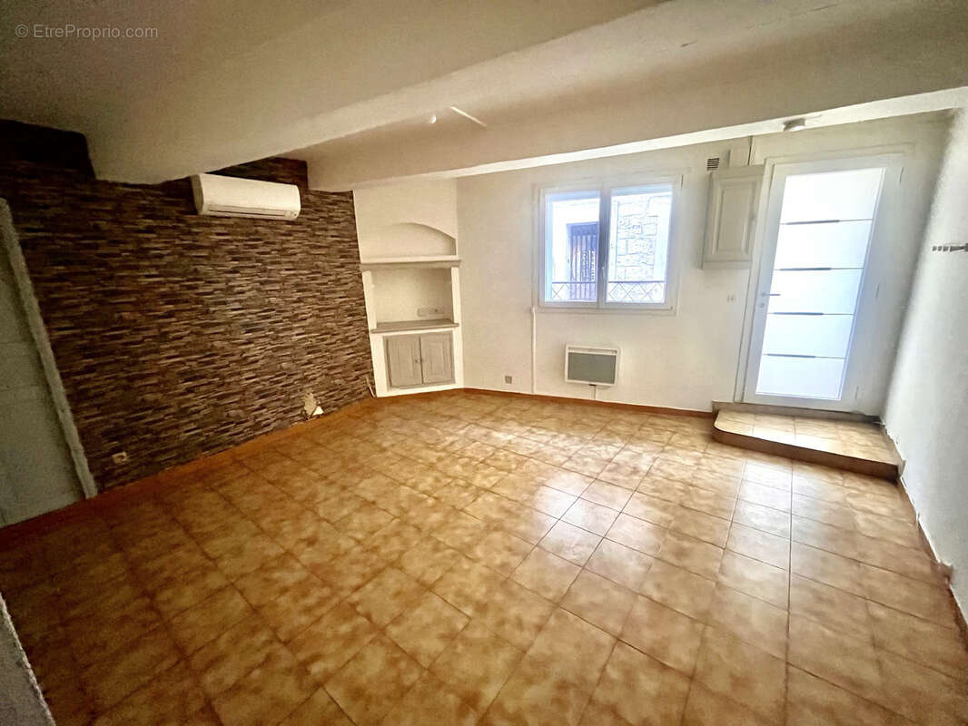 Appartement à MAUGUIO