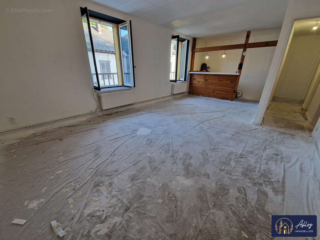 Appartement à CHAMPS-SUR-TARENTAINE-MARCHAL