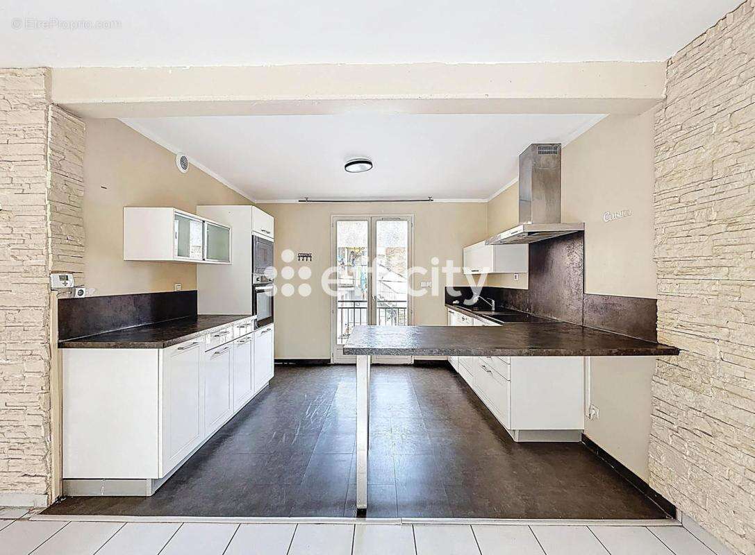 Maison 109 m² à Saint-Chamond  - photo 4