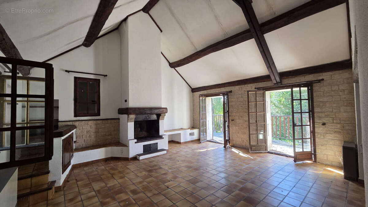 Très belle propriété de 218 m² sur plus de 20 000 m² de terrain avec étangs ! - photo 3