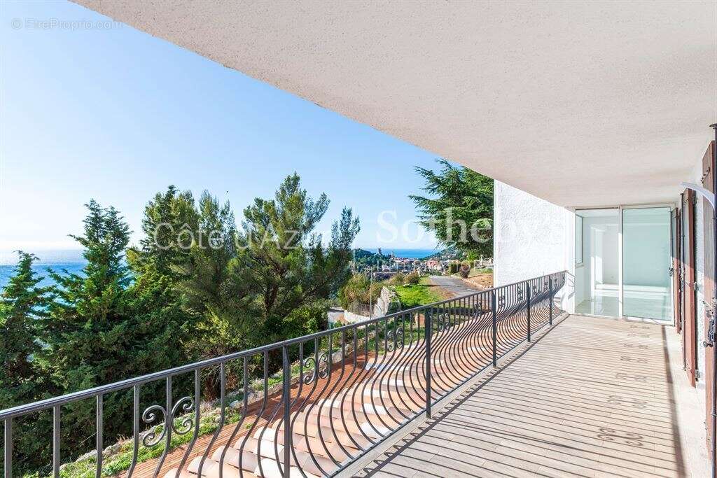 Appartement à LA TURBIE