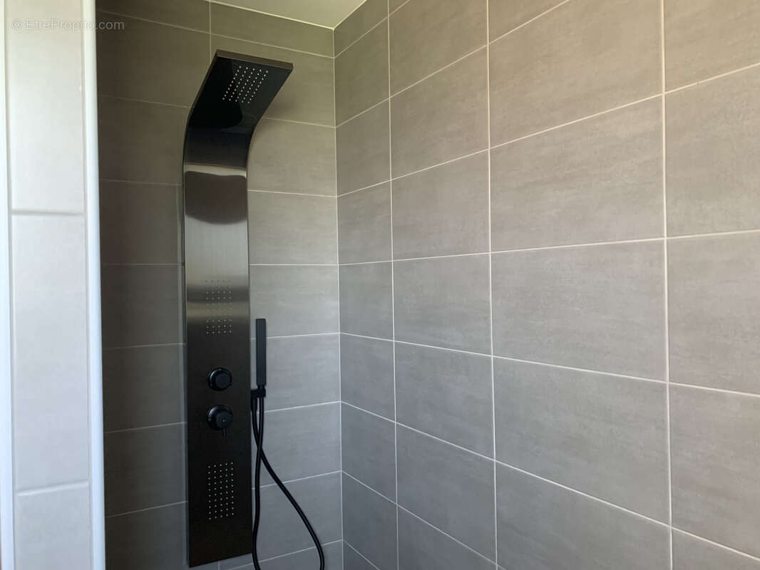 Maison à PERIGNAT-LES-SARLIEVE