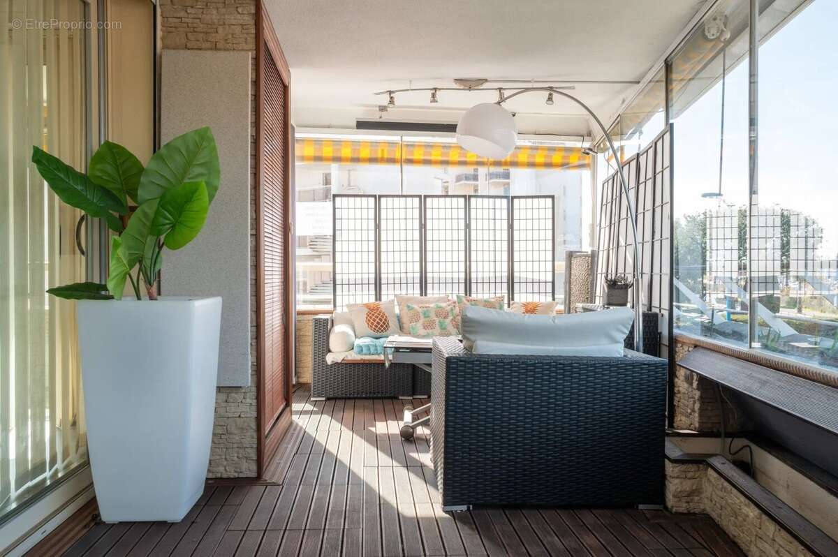 Appartement à VILLENEUVE-LOUBET