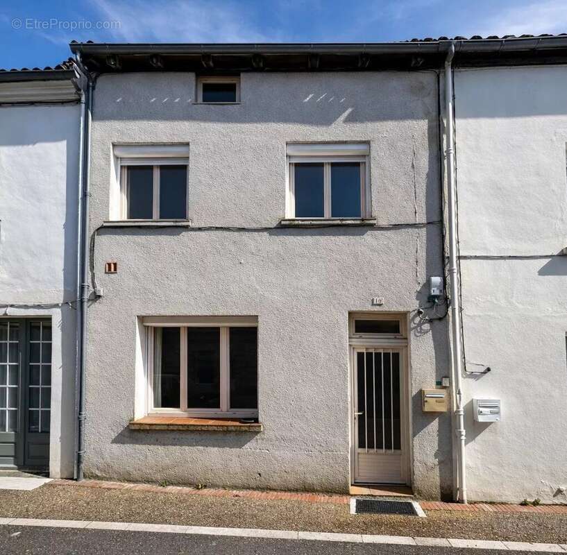 Maison à MONCLAR