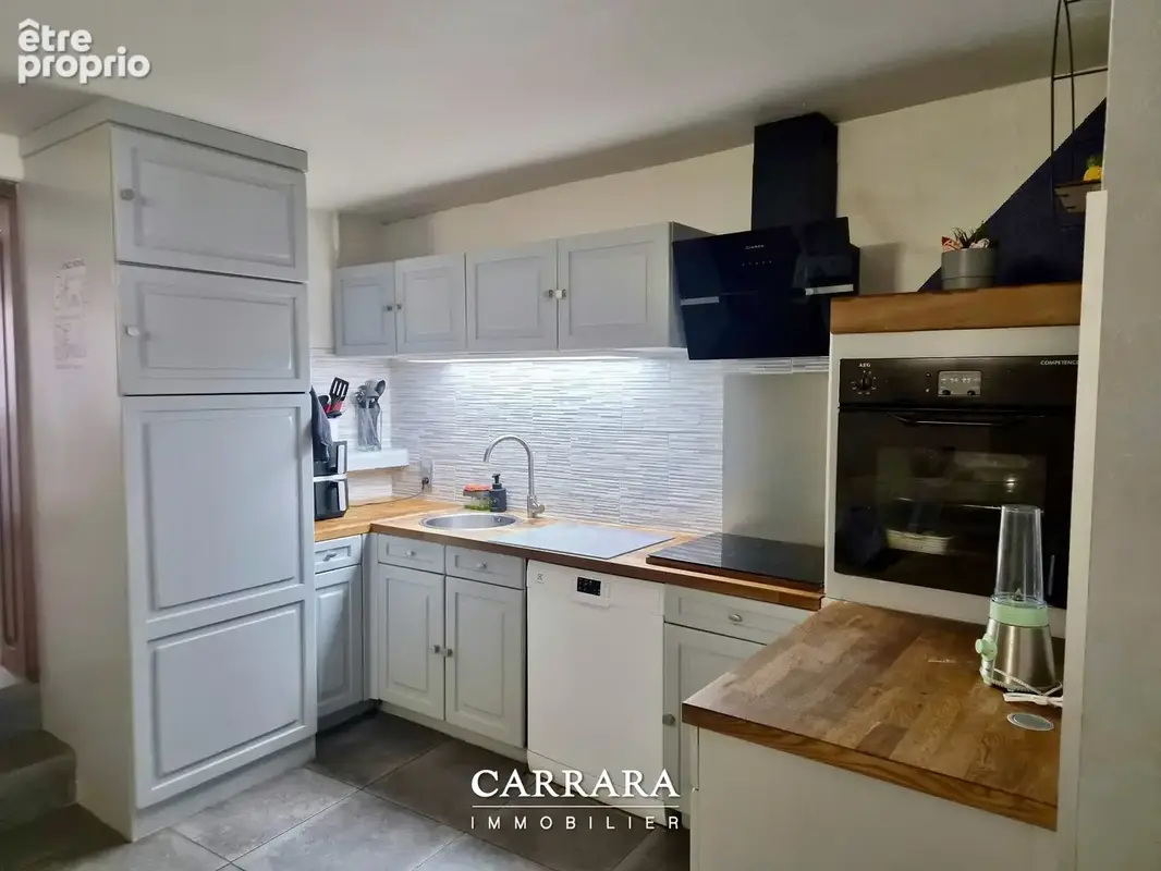 Maison de village de caractère avec dépendance et jardin - photo 2