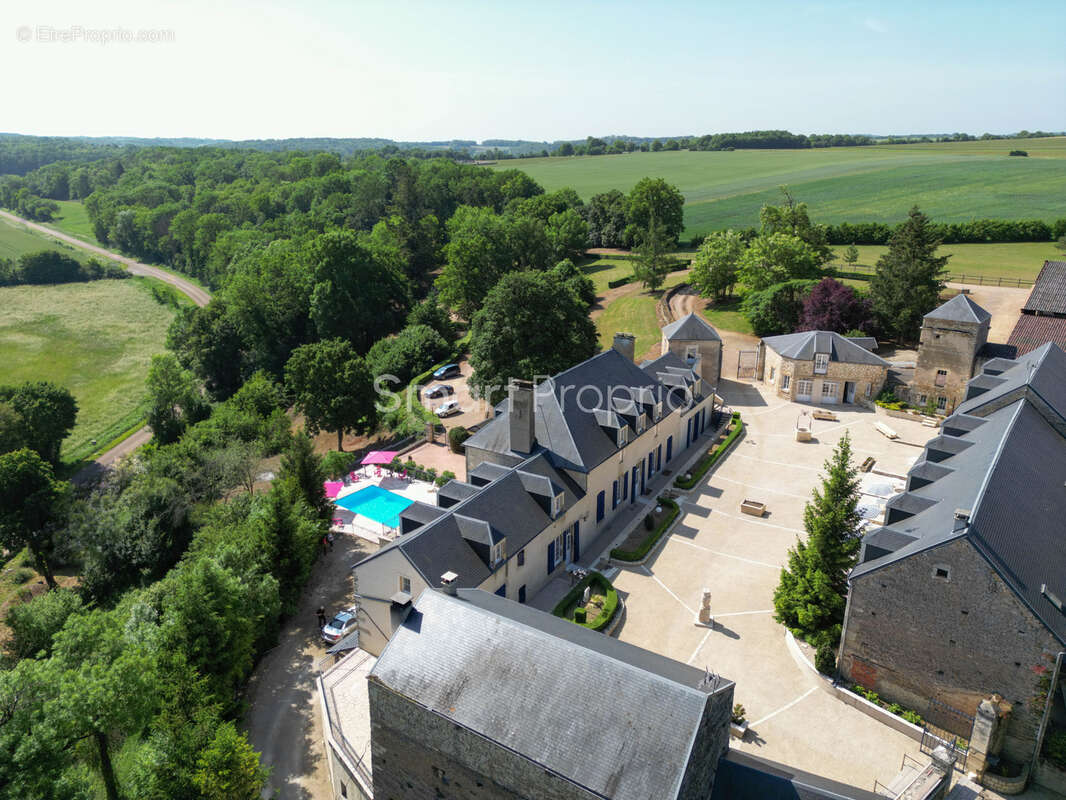 Maison à AVALLON