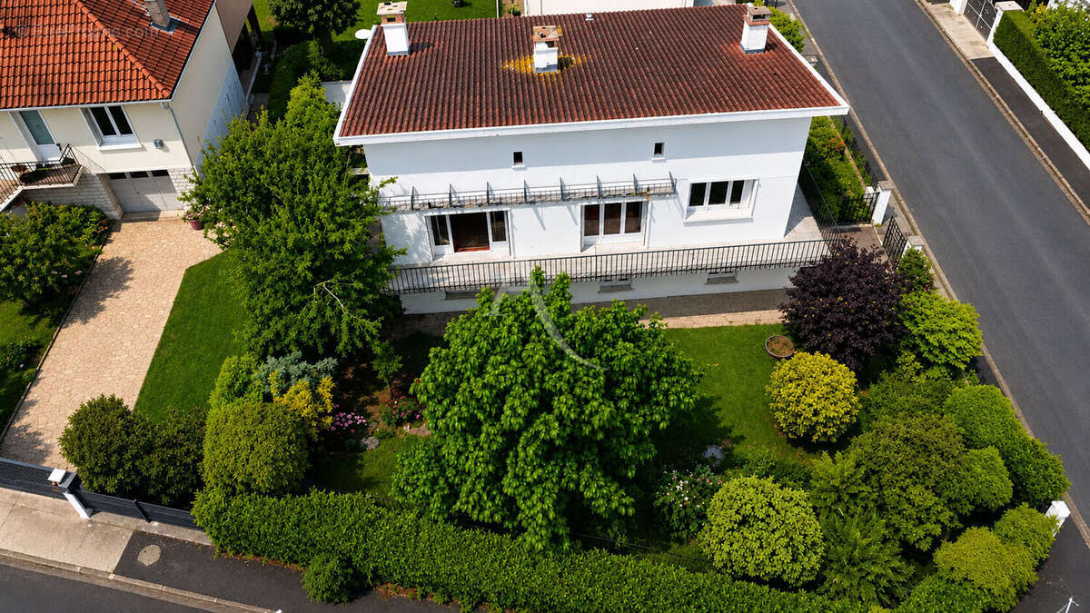 Maison familiale 5 chambres + sous-sol complet - photo 2