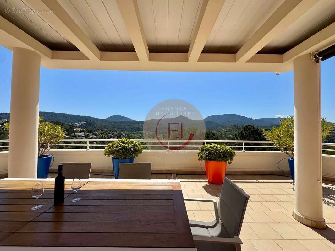 Appartement à MANDELIEU-LA-NAPOULE