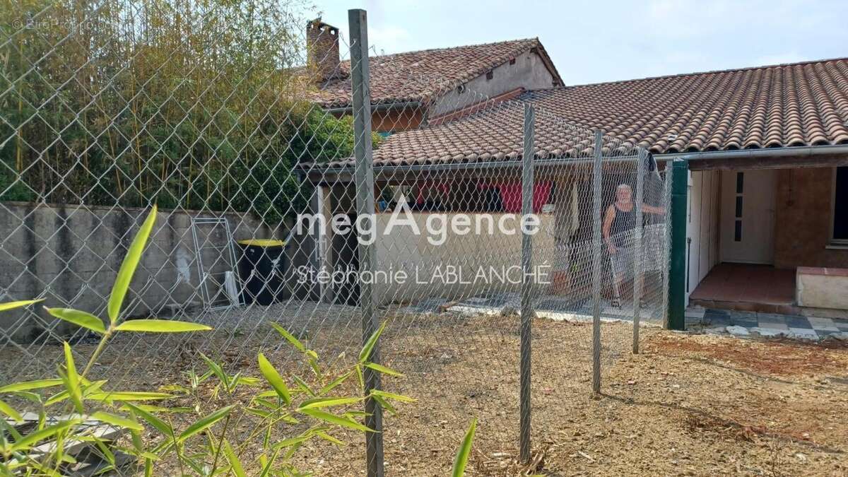 Ensemble immobilier 162 M² Beaumont de Lomagne - photo 9