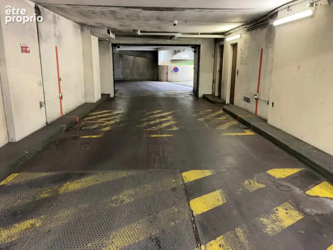 Parking à vendre à Paris-18e (75018) - photo 2