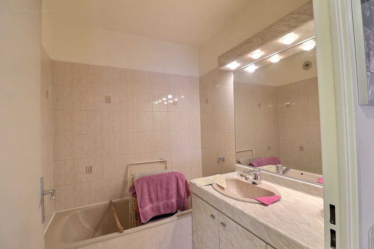 Appartement à PARIS-14E