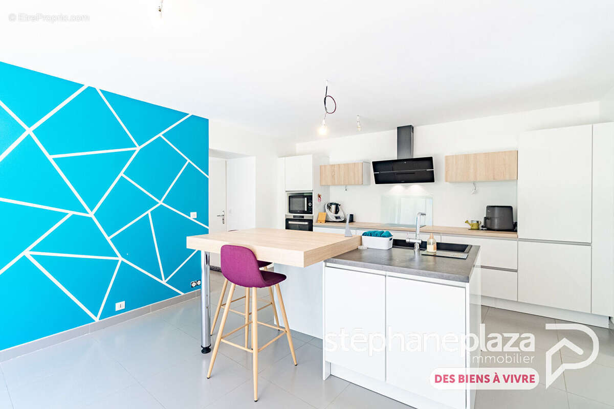 Maison de village 139m² - 2 chambres + cave à St Trivier-sur-Moignans - photo 4