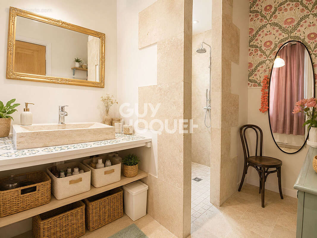 Maison de 140 m² avec jardin et garage - photo 8