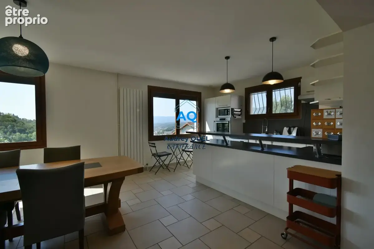 VALSERHÔNE (01) – Maison 6 pièces 142 m² – Vue montagne – 570 m² de terrain – Sous-sol complet - photo 5