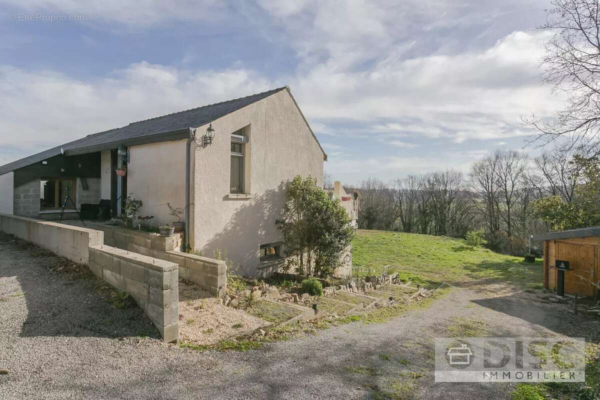 Maison à SAINT-ANDRE-DE-NAJAC