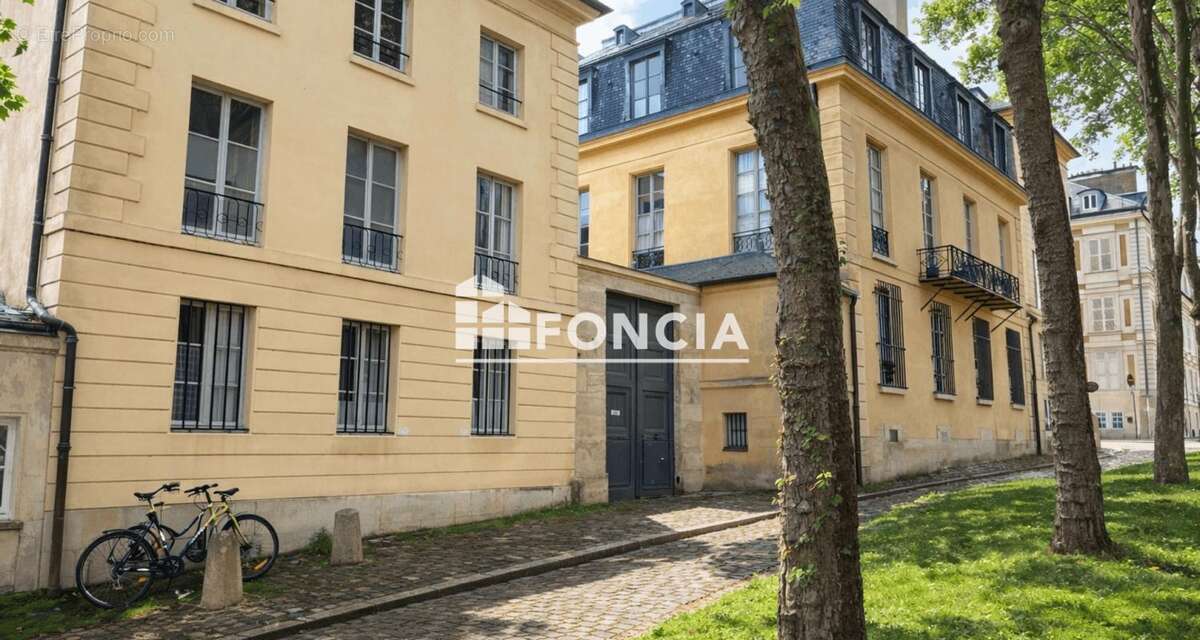 Appartement à VERSAILLES
