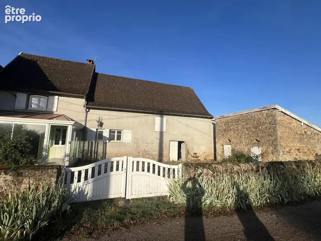 n°12 - Maison à SAINT-SYMPHORIEN-DES-BOIS