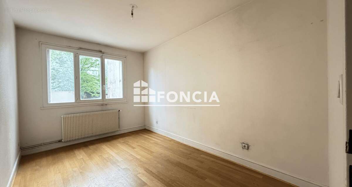 Appartement t2 avec garage secteur charpennes - photo 3