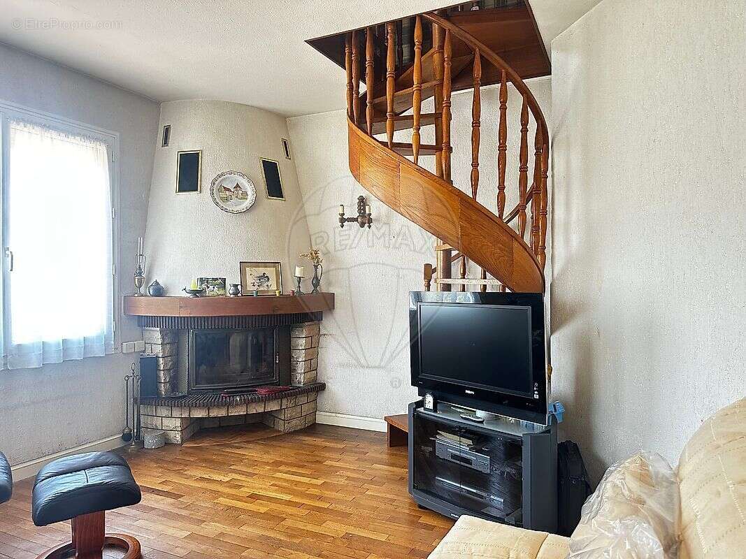 Maison à CERCY-LA-TOUR