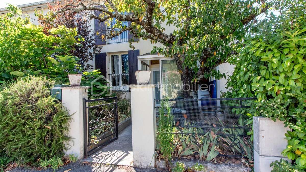 Maison à MONTELIMAR